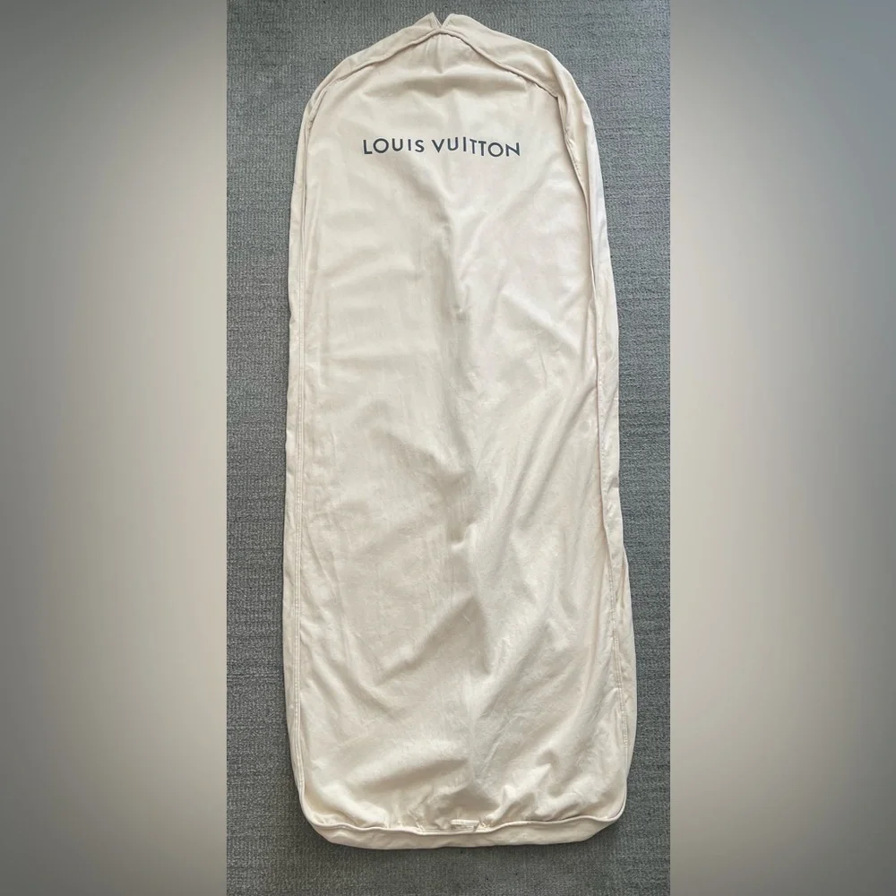 LOIUS VUITTON XL Beige Garment Bag With Zipper Closure